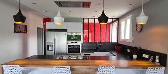 10 person house to rent in the Gard- Heated swimming pool-Play area