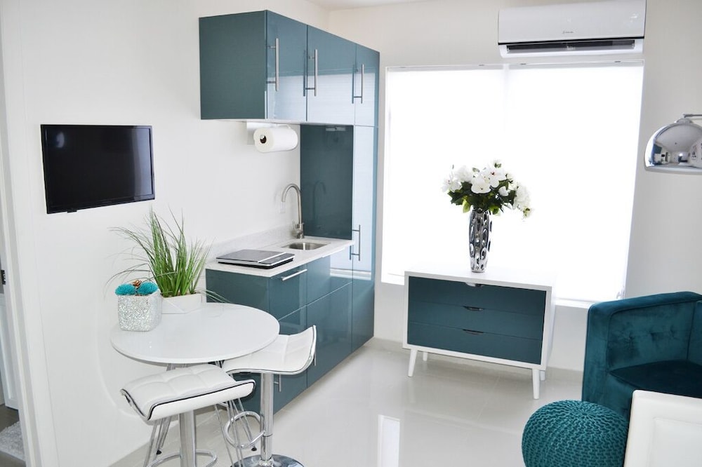 Spunky Fun Apartment Studio Two Twin Beds Lux 27