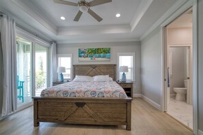3 habitaciones, tabla de planchar con plancha y cuna de viaje 
