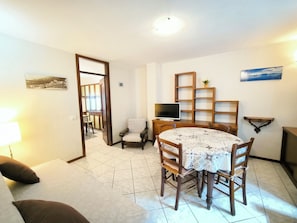 Apartamento | Área de estar | TV de tela plana
