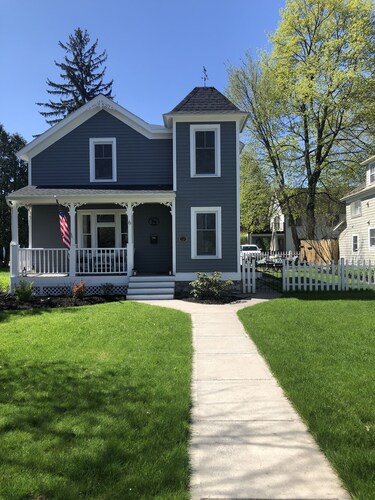 Walking Distance to the Track!