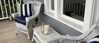 Walking Distance to the Track!