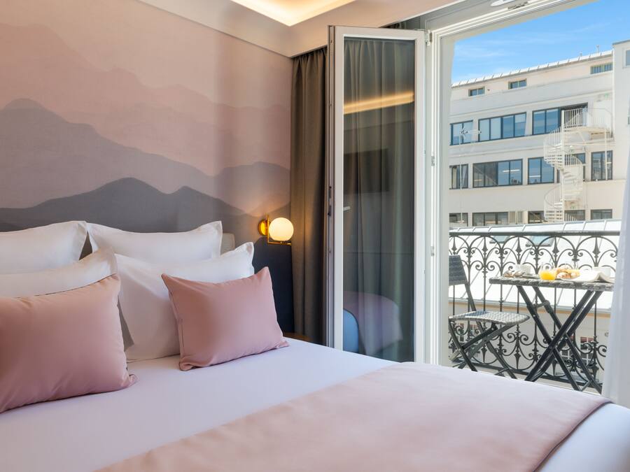 Premium bedding, pillowtop beds, minibar, in-room safe