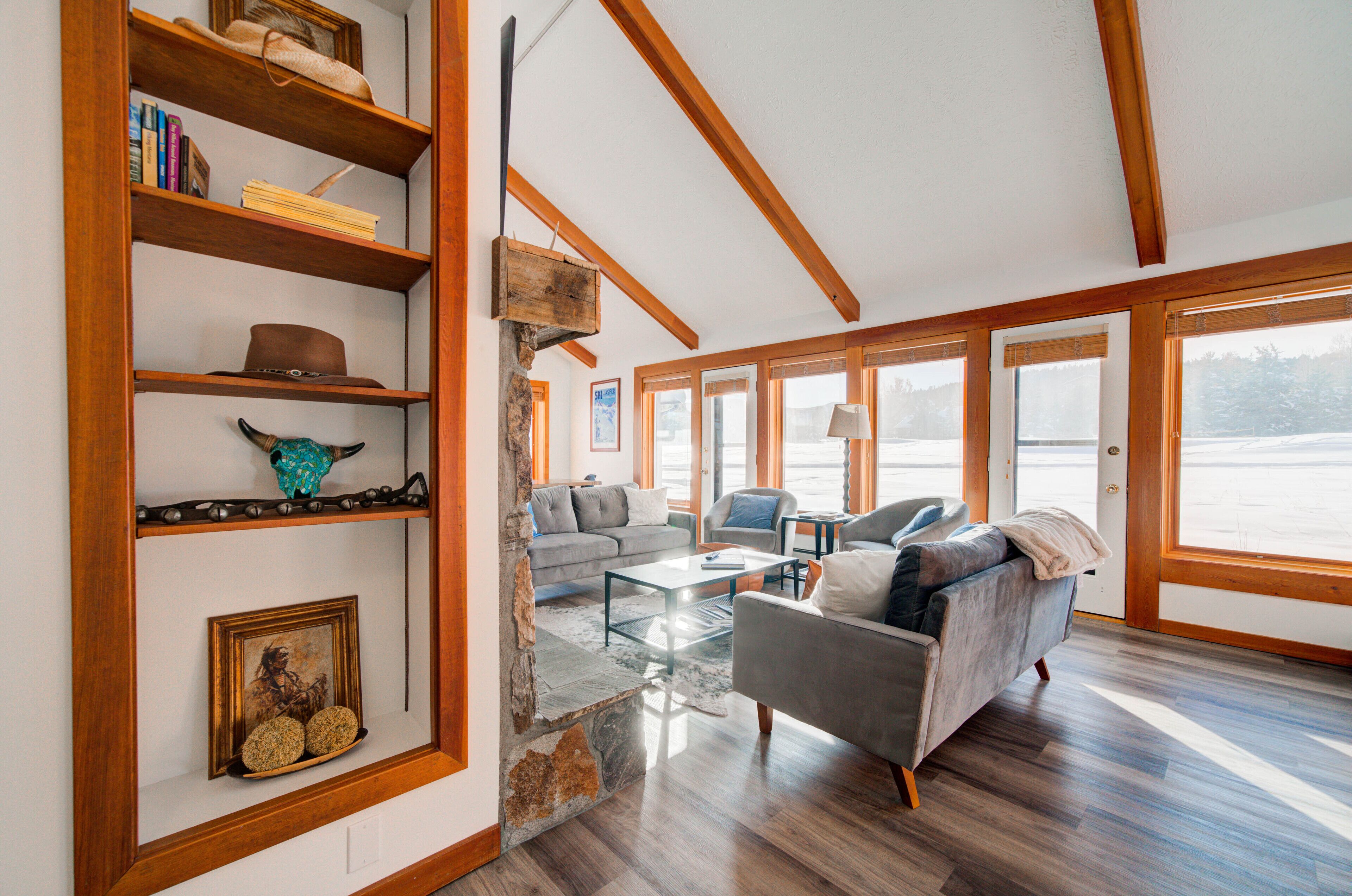 Smart-TV, peis og kontorer