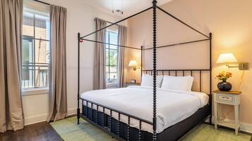 4 bedrooms, individually furnished, soundproofing, bed sheets