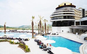 Indoor pool, seasonal outdoor pool, free pool cabanas, pool umbrellas - Terma City Hotel (Termal)