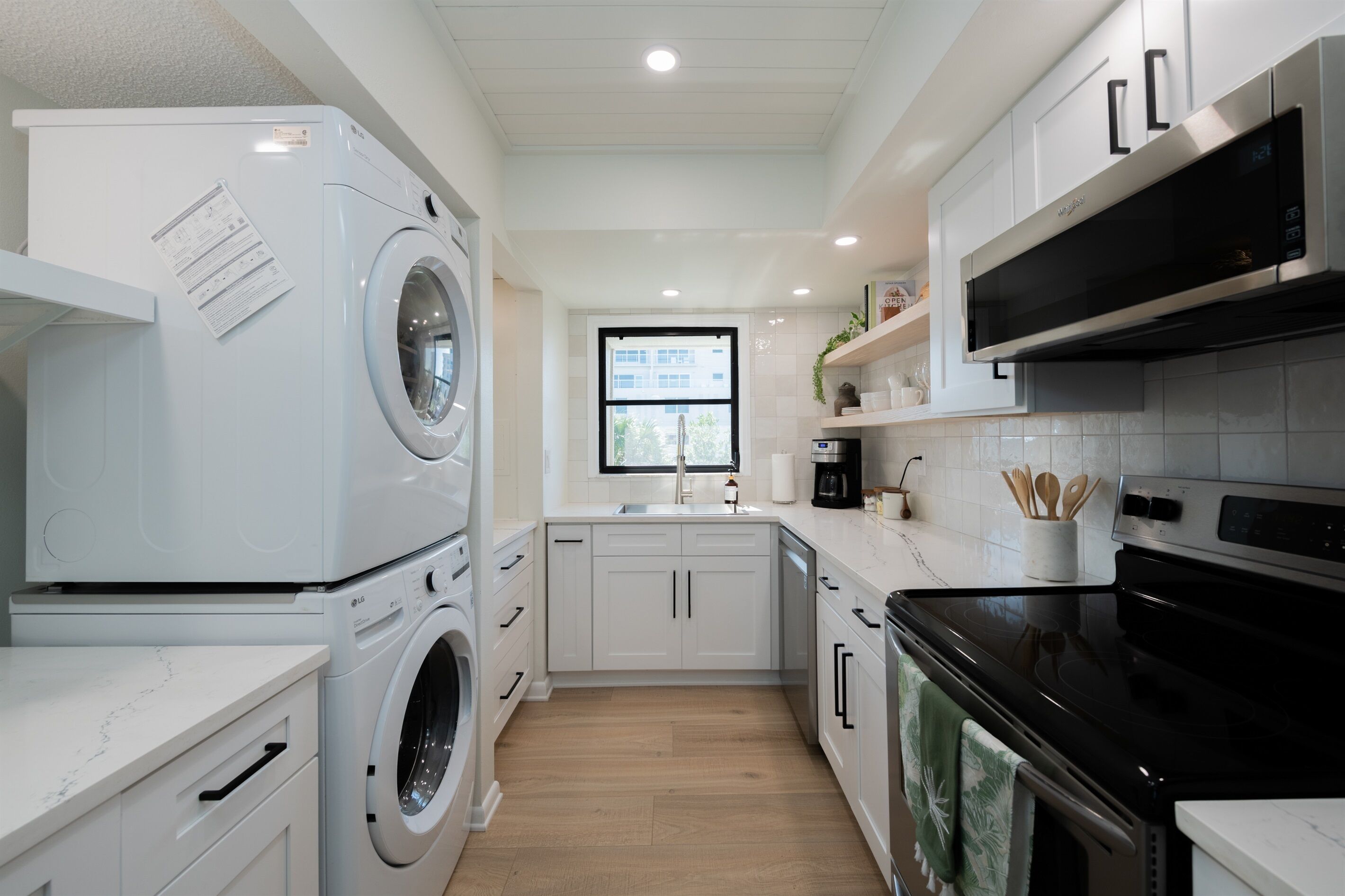 Newly Reno Luxury Condo 30 Steps to Paradise