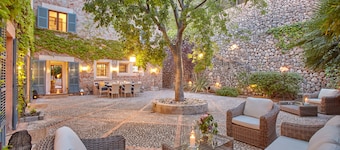 TRADITIONAL  HOUSE. IDEAL FOR FAMILY. PRIVATE  POOL. WIFI WITH FIBER. A/C