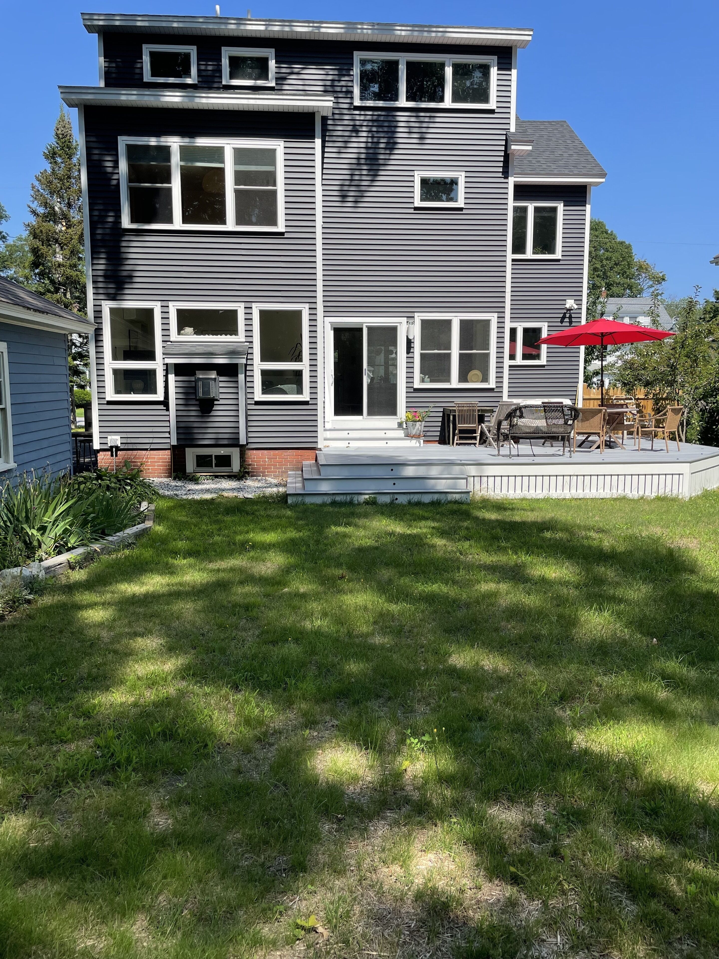  Monthly rental at Willard Beach, modern 3 bdrm/4 bath, walk to the beach! 