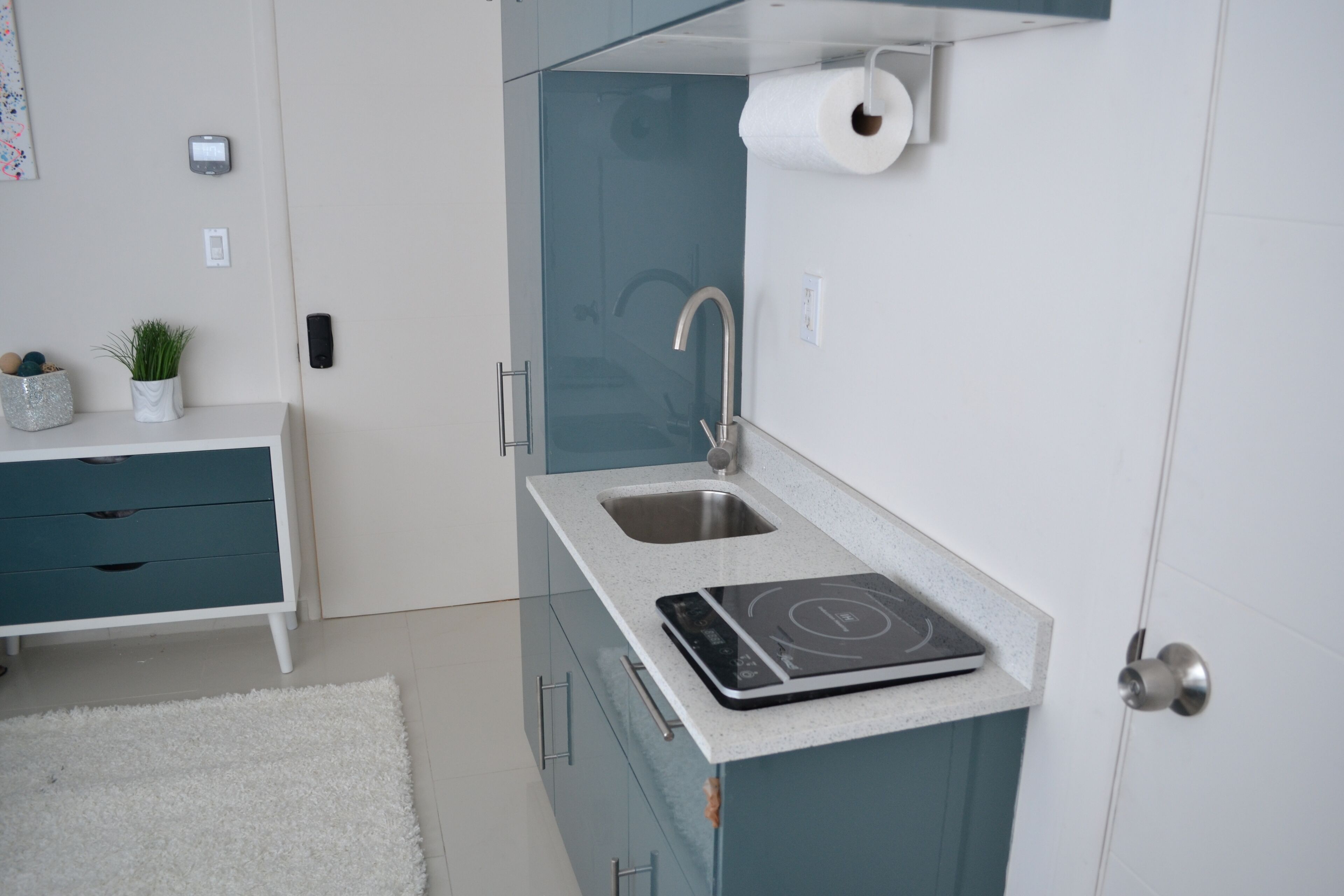 Small Studio Downtown Hollywood Queen Bed LUX 26