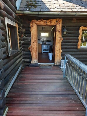 Exterior detail - Our holiday home is built in logcabin style. (Sevelen)