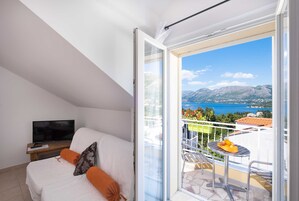 Camera doppia (Superior Double Room with Balcony) | Vista dalla struttura