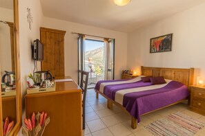 ダブルルーム (Superior Double Room with Balcony) | 13 室のベッドルーム、ベビーベッド、WiFi (無料)、ベッドシーツ