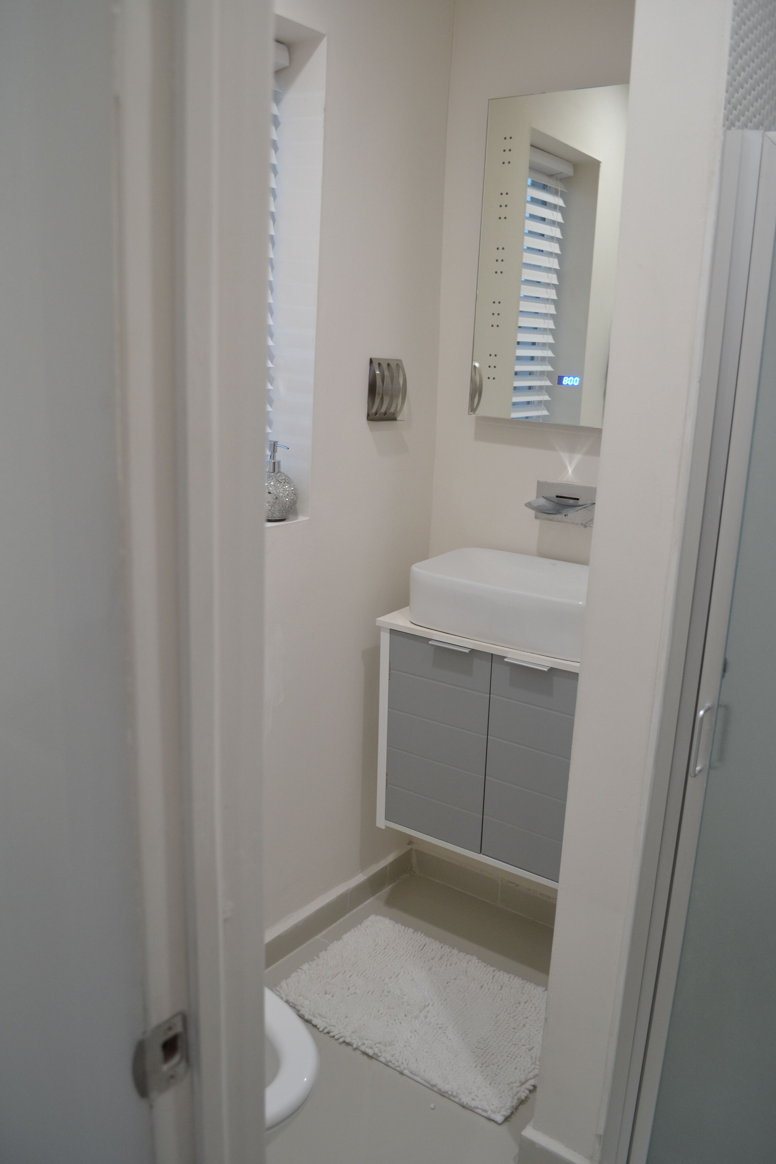 Spunky Fun Apartment Studio Two Twin Beds Lux 29