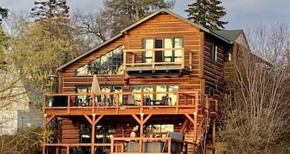 Inn on Bigfork Bay Loft 2 Bedroom
