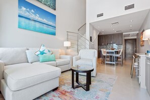 Loft | Area keluarga | Smart TV 45-inci dengan saluran TV kabel dan TV