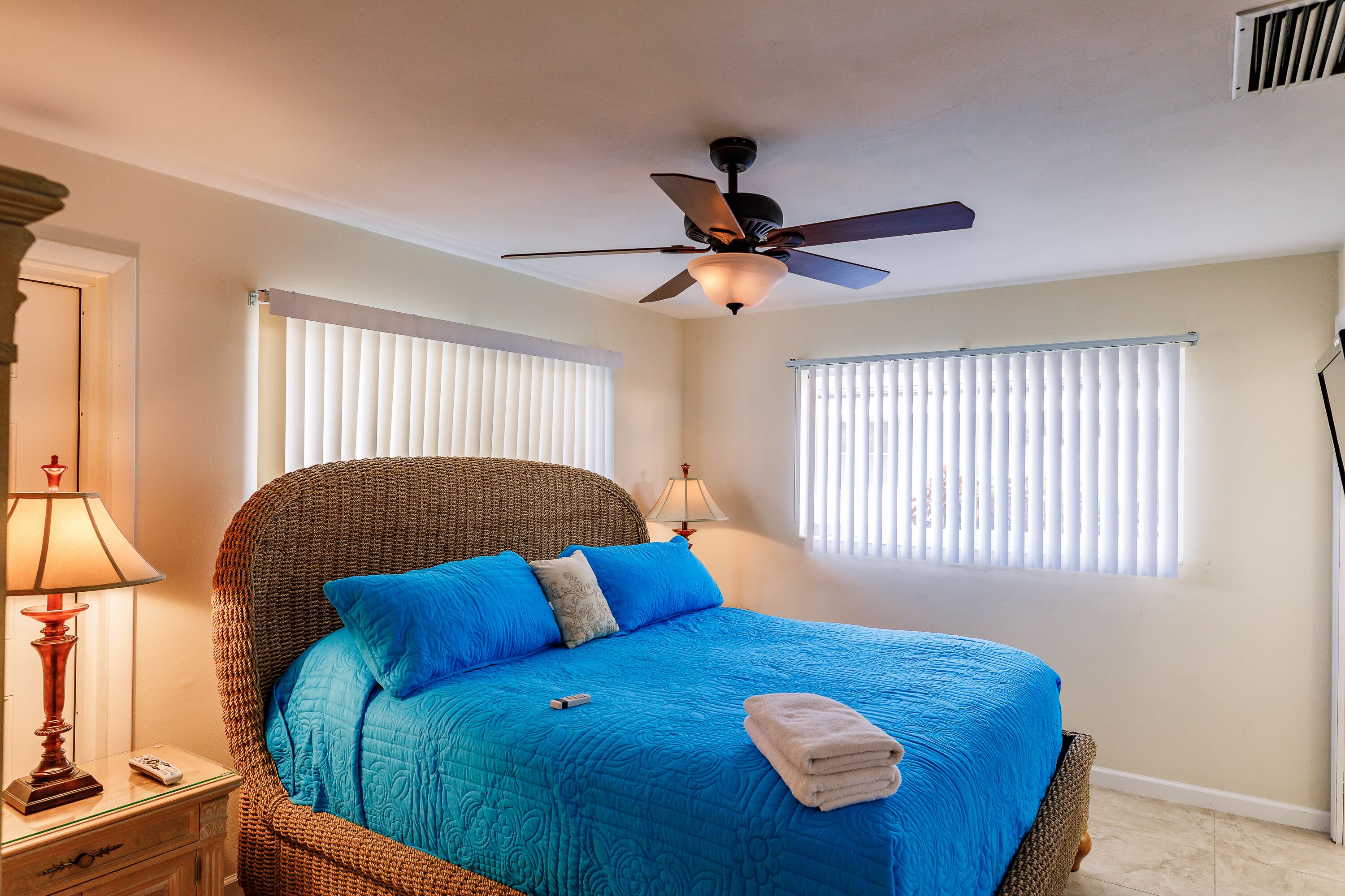 Sleeps 16, Gulf Access, Heated salt Pool