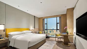 Minibar, in-room safe, desk, laptop workspace