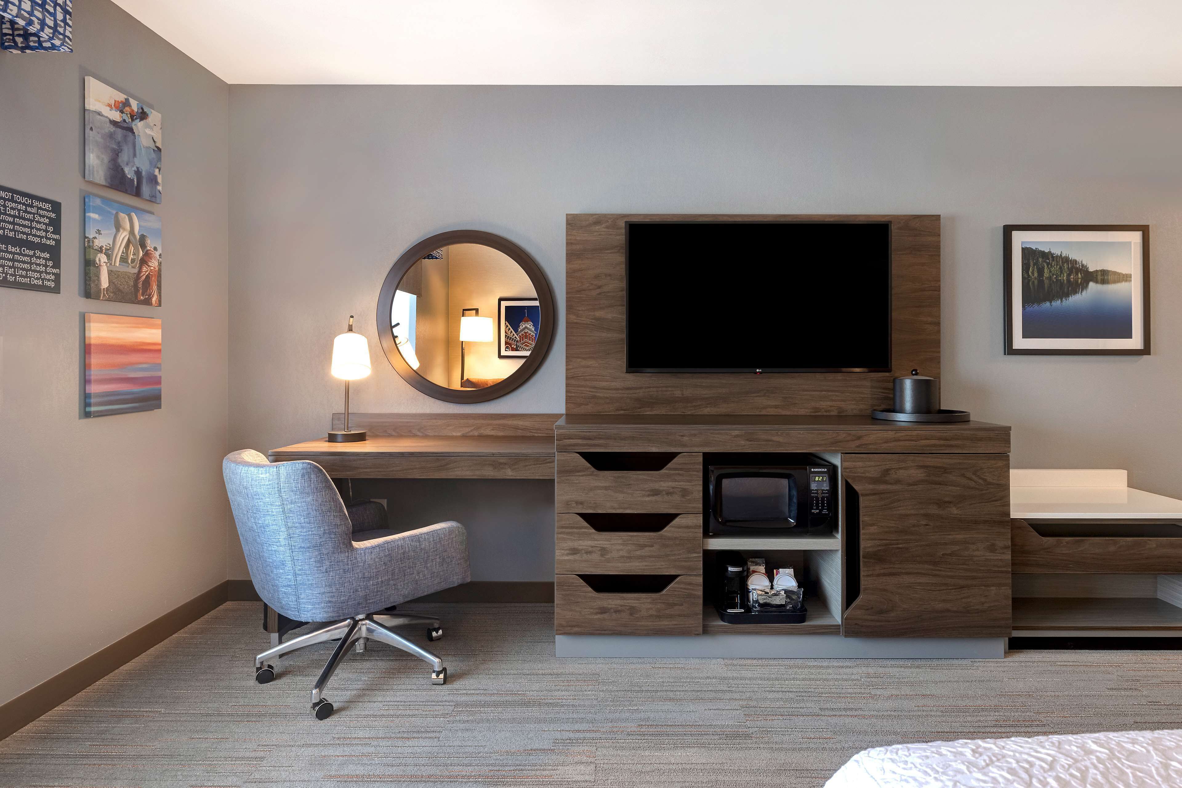 room, 1 king bed, accessible | minibar, wifi, bed sheets