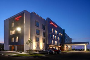 Exterior - Hampton Inn Crown Point (Crown Point)