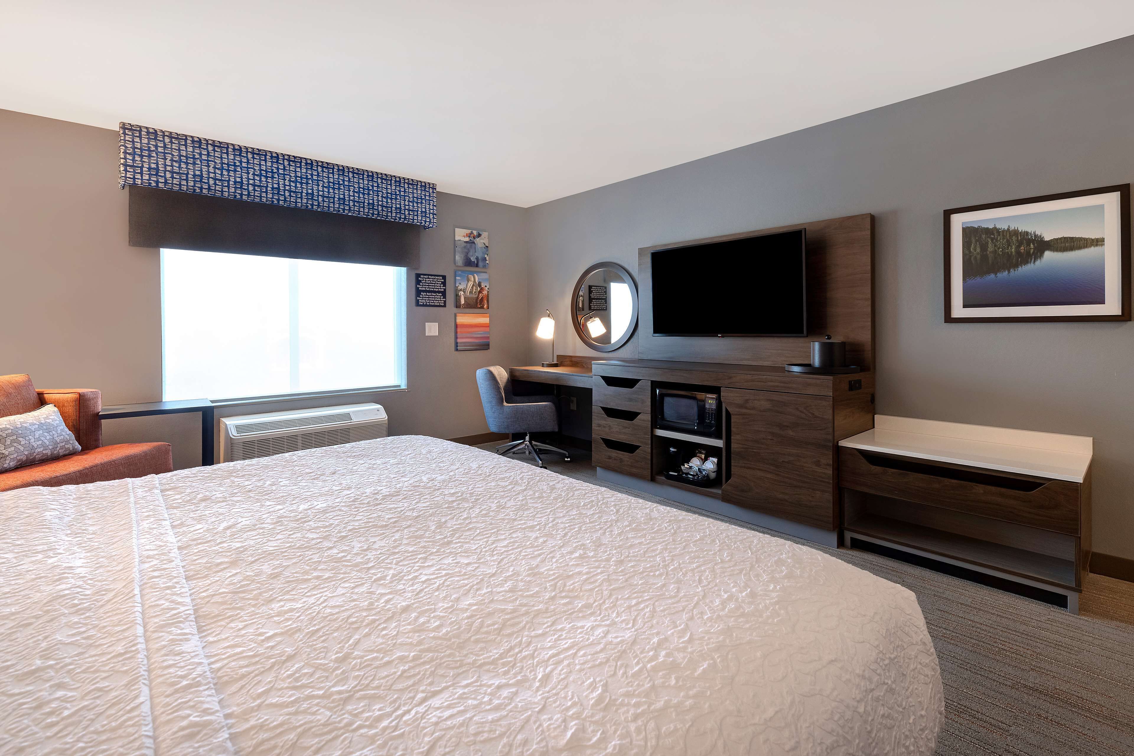 minibar, wifi, bed sheets