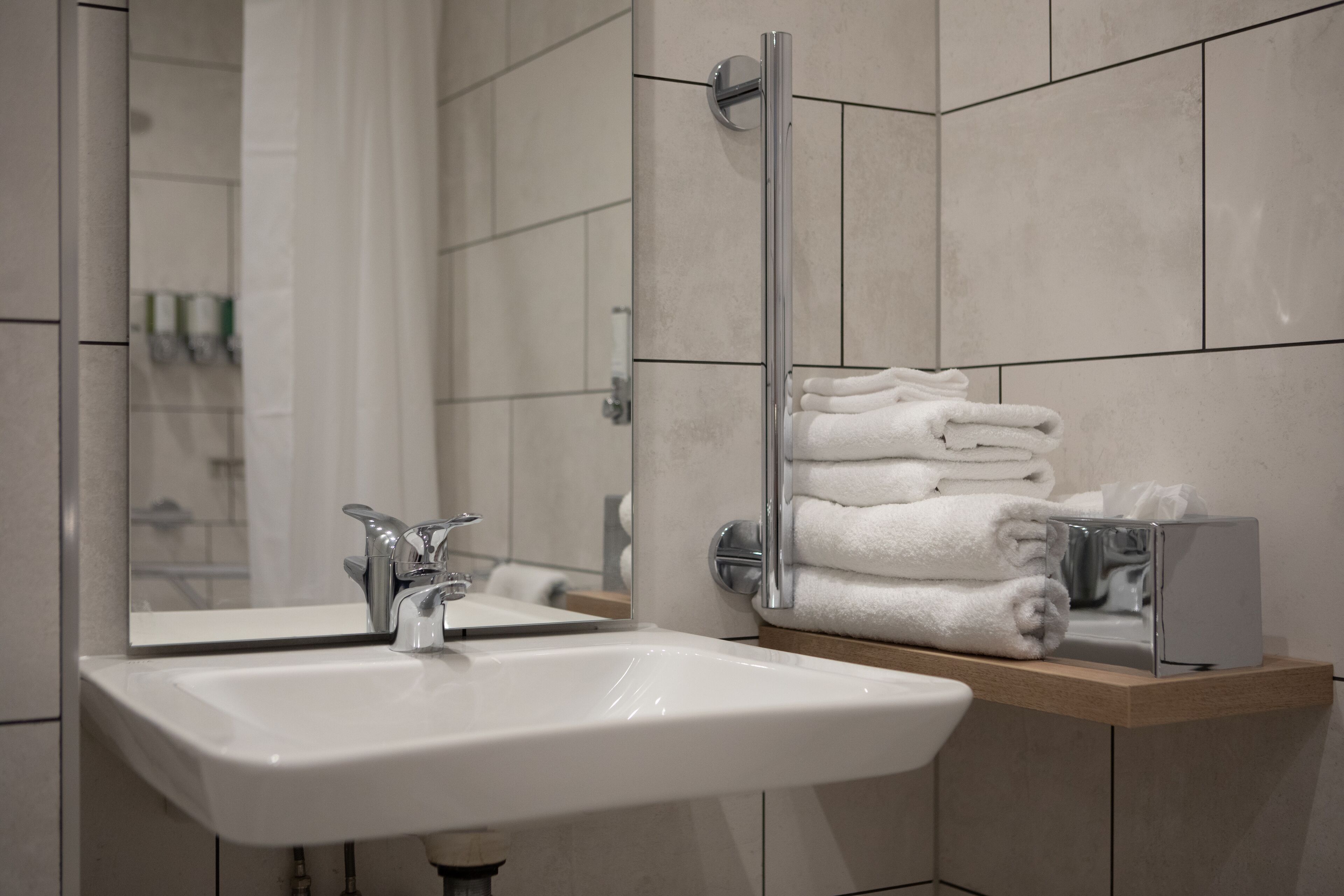 room, 1 queen bed, accessible | 1 bedroom, in-room safe, desk, laptop workspace