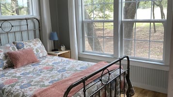 2 bedrooms, bed sheets