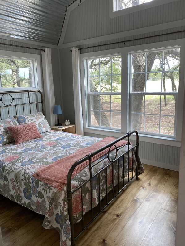 2 bedrooms, bed sheets