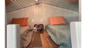 2 bedrooms, bed sheets
