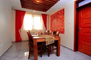 Apartment, 1 Queen Bed | 1 bedroom, free WiFi, bed sheets