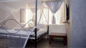 2 bedrooms, WiFi (free), bed sheets - Deluxe 2-bed Apartment With Swimming Pool (Kampala)