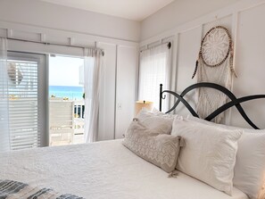 5 bedrooms, desk, iron/ironing board, travel crib