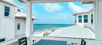 BeachFront House, Ocean View, Pool, 5 Porches, Sleeps 13, Bikes