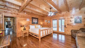 7 bedrooms, iron/ironing board, travel cot, free WiFi