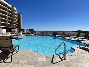 Piscine extérieure, piscine chauffée