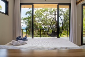 1 bedroom, in-room safe, desk, travel cot