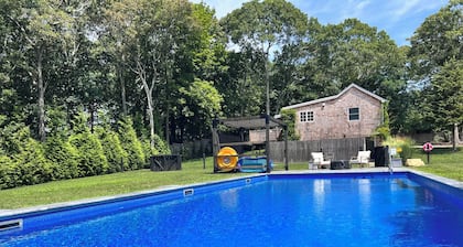 Beautiful Home with walking distance to the beach, new 46ft pool! EV charger