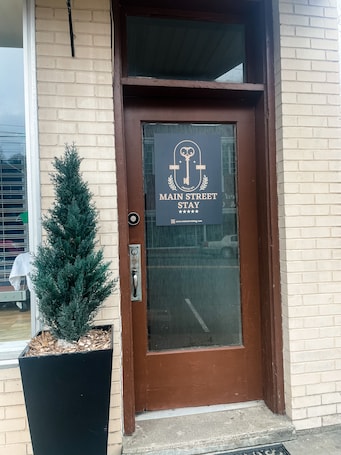 Exterior detail. Main Street Stay - NRG - cozy apartment minutes from outdoor adventures