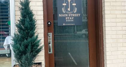 Main Street Stay - NRG - cozy apartment minutes from outdoor adventures
