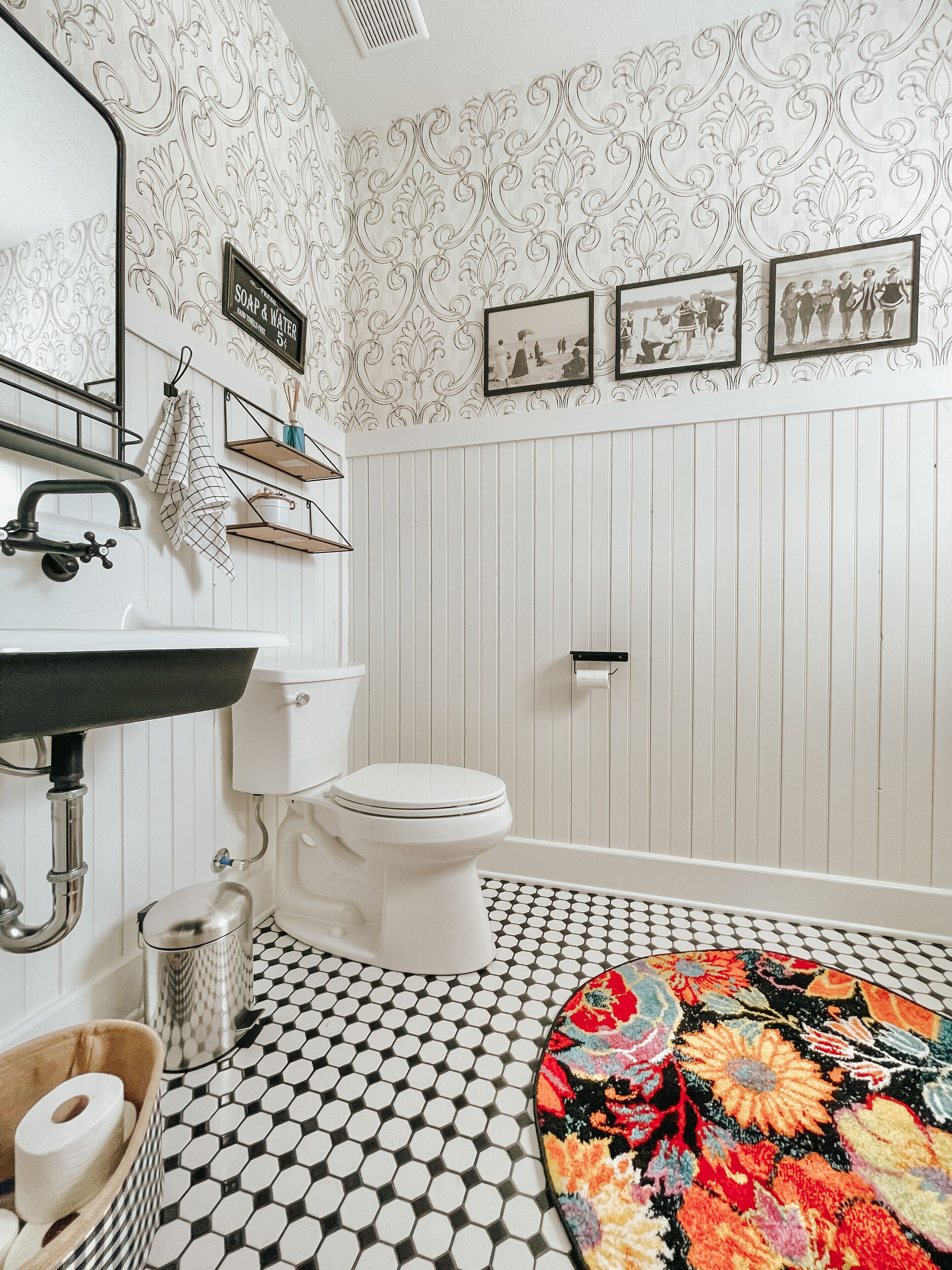 Spacious Waterfront Lakehouse with boat dock on beautiful Lake Fork