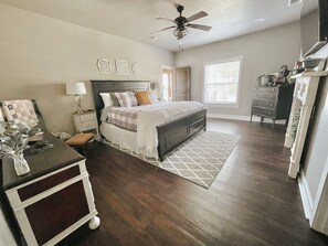 3 chambres, fer et planche à repasser, lit parapluie, Wi-Fi gratuit