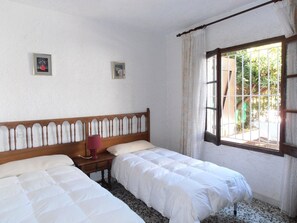 4 chambres, fer et planche à repasser, lit parapluie, Wi-Fi gratuit