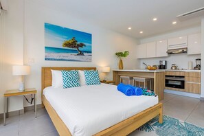 Iron/ironing board, free WiFi, bed sheets