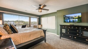 4 bedrooms, desk, free WiFi, bed sheets - Waterfront 3-Bedroom Retreat – Lake of the Ozarks (Lake Ozark)