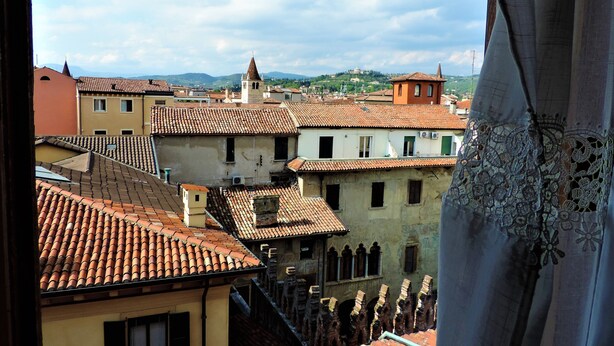 Junior Room | In-room safe, iron/ironing board (on request), WiFi (free) - Residenza Bra Verona (Verona)
