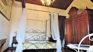 Junior Room | In-room safe, iron/ironing board (on request), WiFi (free) - Residenza Bra Verona (Verona)