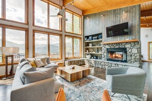 Smart TV, fireplace, stereo, printers - Lake Life Mountain & Lake Views, Hot Tub, & Dock (Butler)