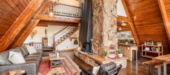 "A" Frame of Mind - 4 bed/3 bath, Close to Resort/Hiking, Hot Tub, Sauna, Views, Outdoor Fire Pit