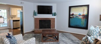 ***Remodeled Altadena Town Home*** Fabulous Location!