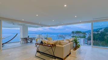 Casa Solia | Living area | 43-inch Smart TV with digital channels, TV